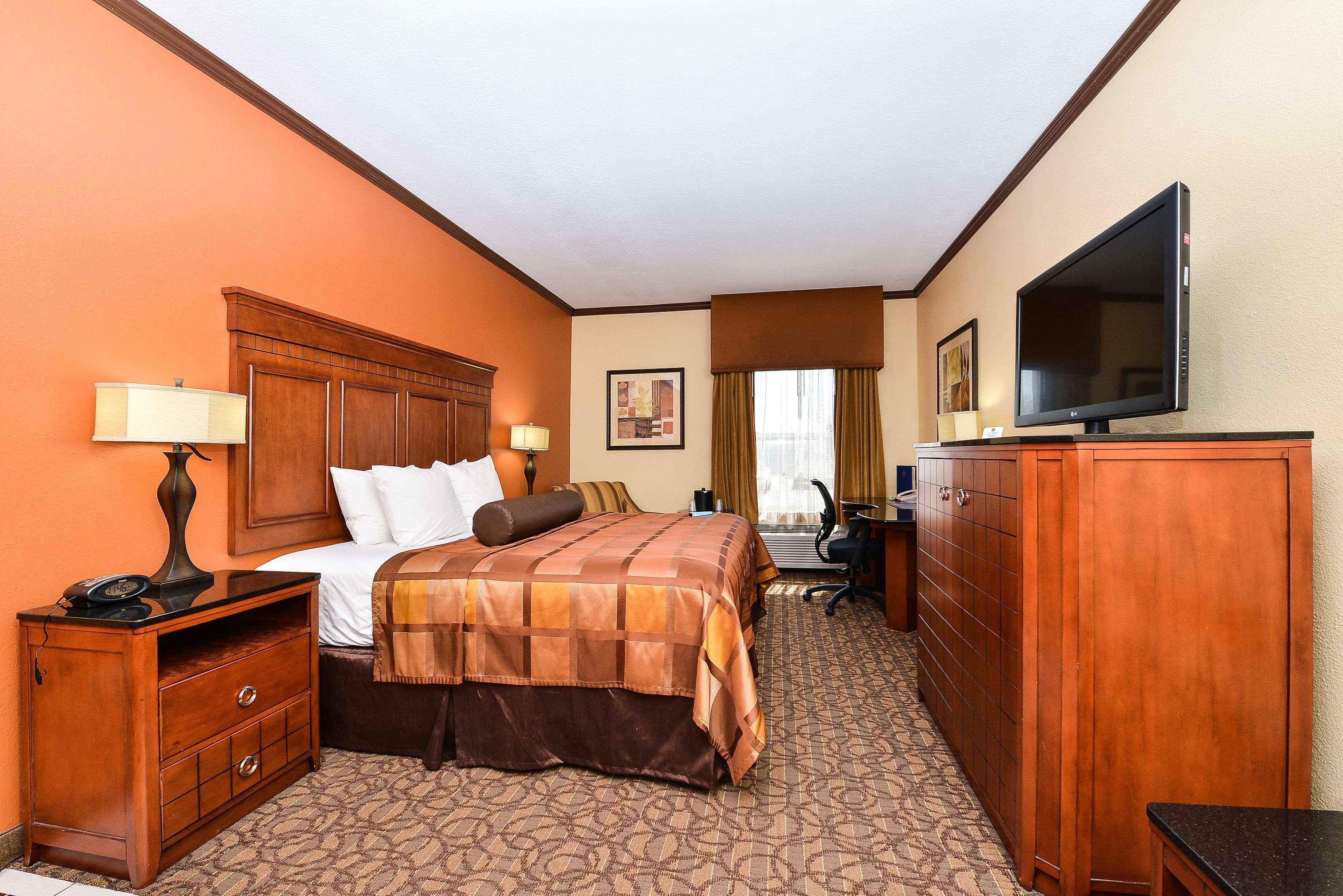 Best Western Plus Midwest Inn & Suites Salina Εξωτερικό φωτογραφία