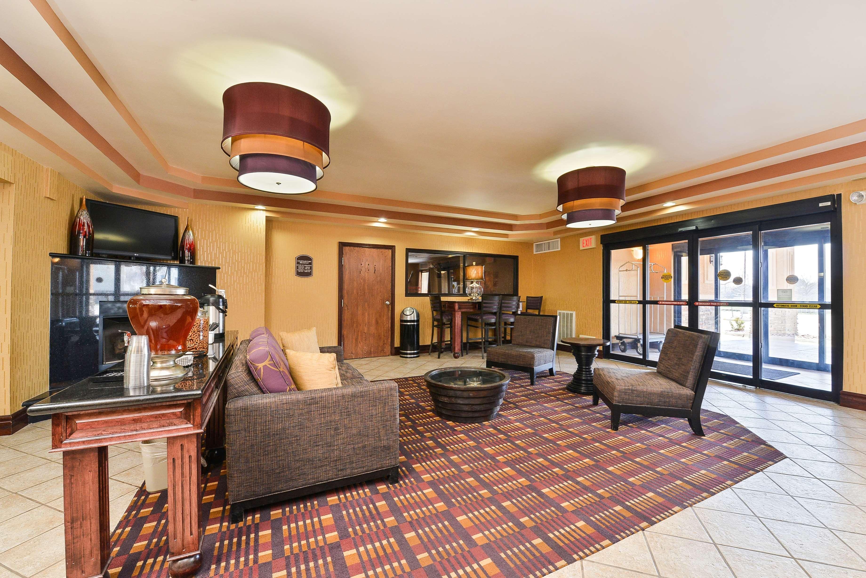 Best Western Plus Midwest Inn & Suites Salina Εξωτερικό φωτογραφία