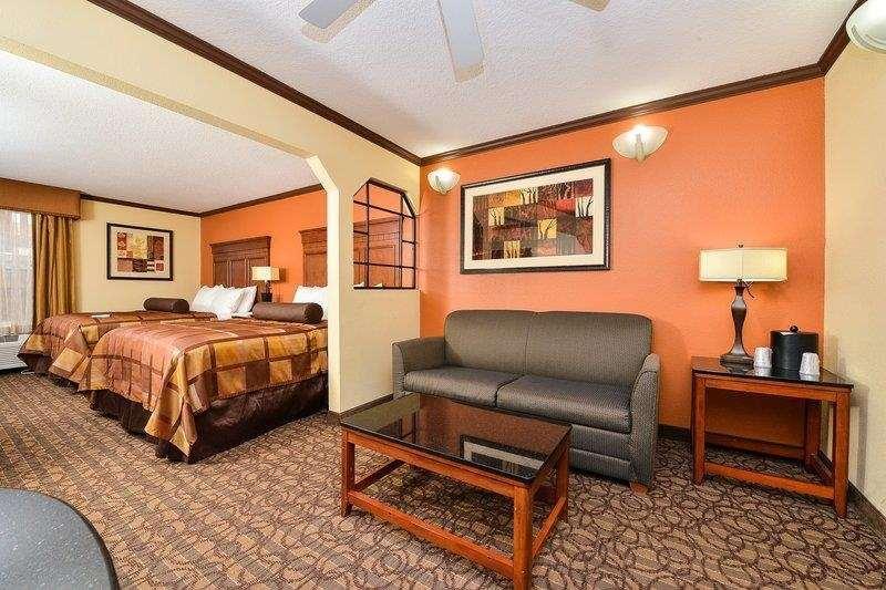 Best Western Plus Midwest Inn & Suites Salina Εξωτερικό φωτογραφία