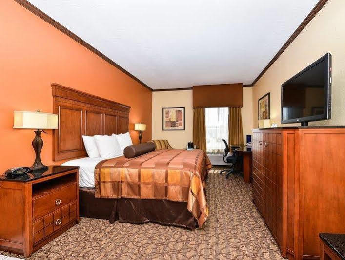 Best Western Plus Midwest Inn & Suites Salina Εξωτερικό φωτογραφία
